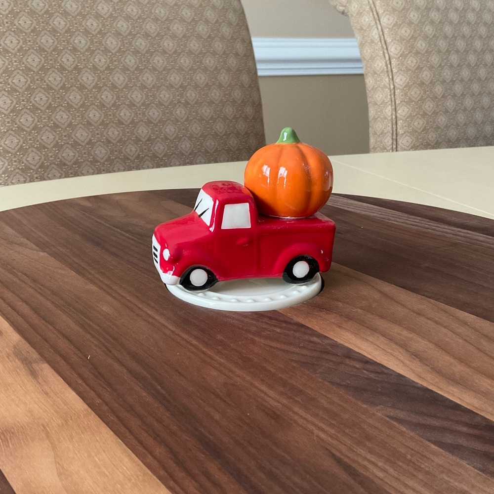 Autumn Pumpkin Truck Platter Decoration 🍂